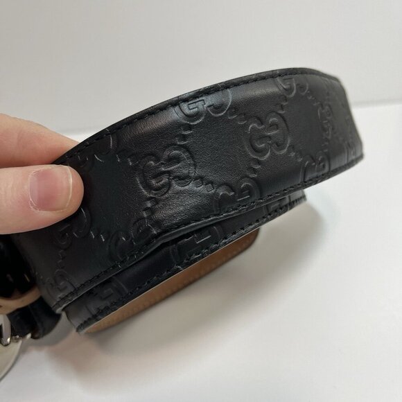 Gucci Embossed Black Belt with Silver GG Buckle - Picture 7 of 16